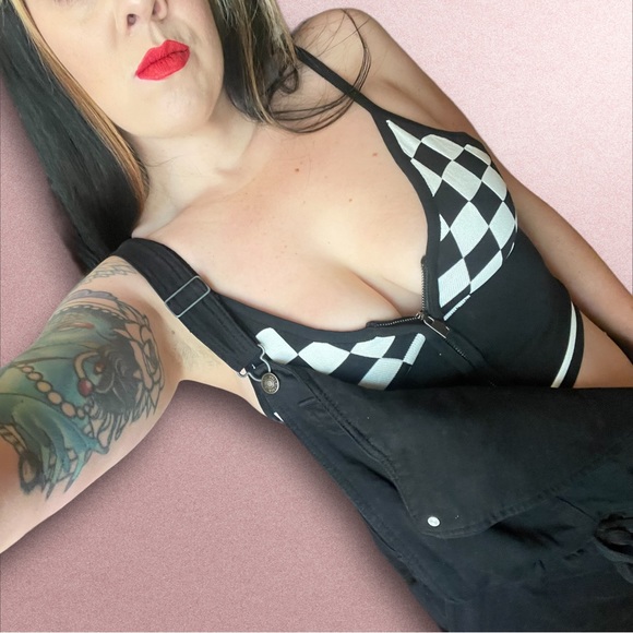 Iamc Streetwear Crop - Picture 3 of 3